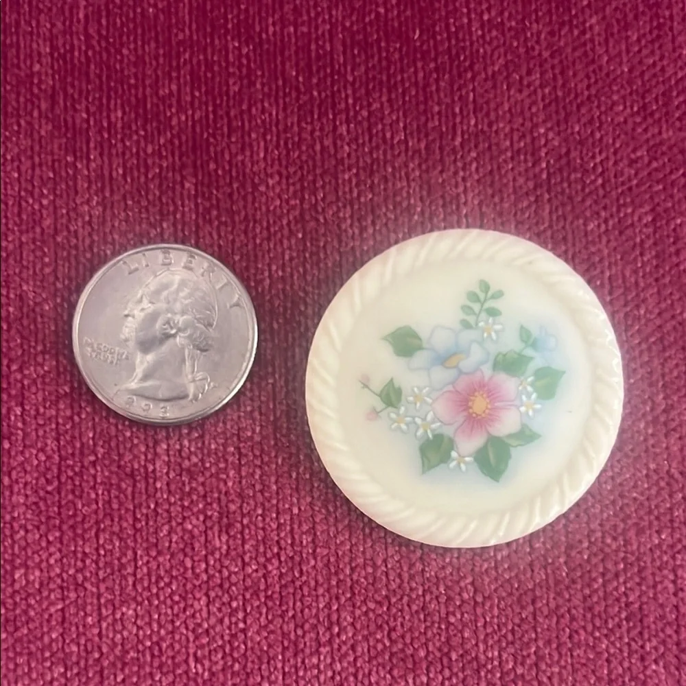 VTG 1984 Avon Spring Bouquet Ceramic Floral Brooch
